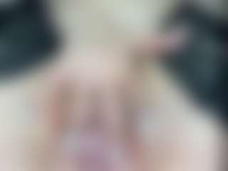 Live cam show with LilCandy18 - Public on AdultVida.com