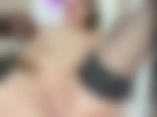 LilCandy18's Live Sex Cam Show