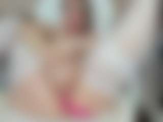 LilCandy18's Live Sex Cam Show