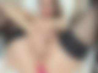 LilCandy18's Live Sex Cam Show