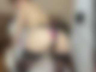 LilCandy18's Live Sex Cam Show