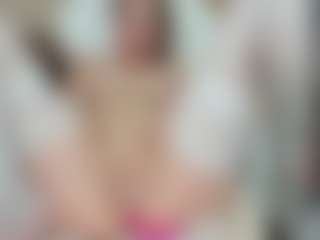 LilCandy18's Live Sex Cam Show