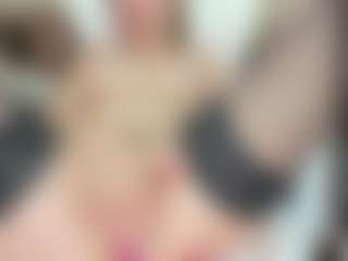 LilCandy18's Live Sex Cam Show