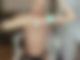 LilCandy18's Live Sex Cam Show