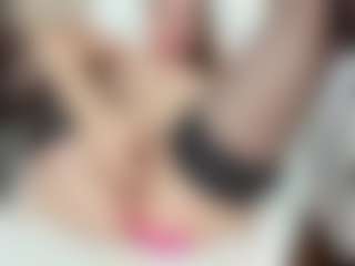 LilCandy18's Live Sex Cam Show