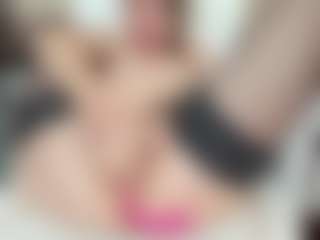 LilCandy18's Live Sex Cam Show