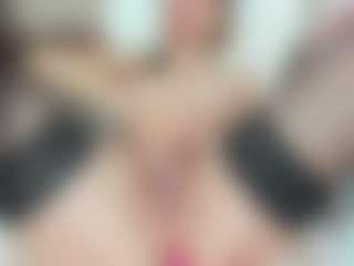 LilCandy18's Live Sex Cam Show