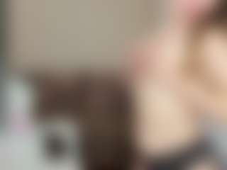 LilCandy18's Live Sex Cam Show