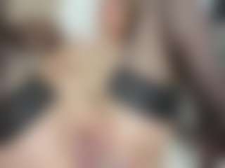 LilCandy18's Live Sex Cam Show