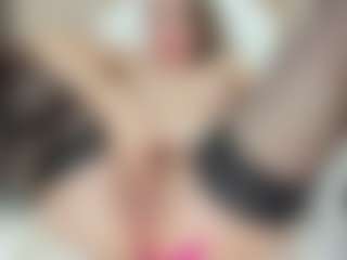 LilCandy18's Live Sex Cam Show
