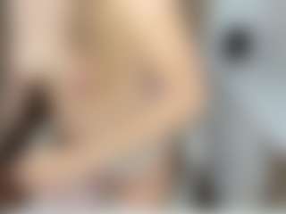 Live cam show with LilCandy18 - Fingering on Camsoda