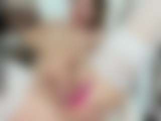 Live cam show with LilCandy18 - Squirt on Camming Site