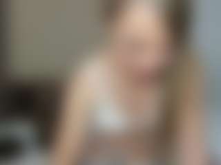 LilCandy18's Live Sex Cam Show