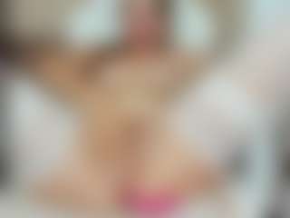 LilCandy18's Live Sex Cam Show