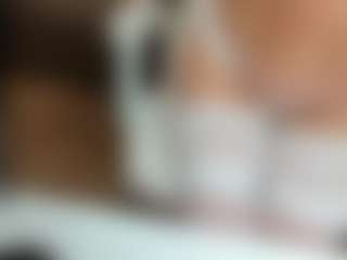 LilCandy18's Live Sex Cam Show