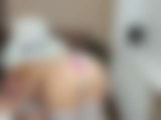 LilCandy18's Live Sex Cam Show