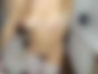 LilCandy18's Live Sex Cam Show