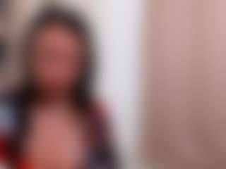 Live cam show with Mia-scarlet - Moaning on Milfs Live