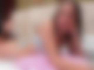 Live cam show with Mia-scarlet - Moaning on Camsoda