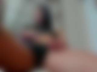 Live cam show with Mia-scarlet - Submissive on Chatstar