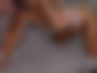 HoneyMolly's Live Sex Cam Show
