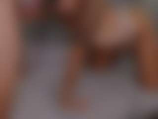 HoneyMolly's Live Sex Cam Show