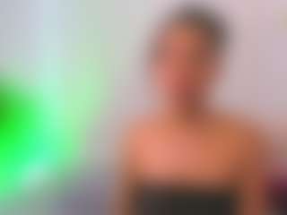 Live cam show with AlexiiaBrown - Skinny Ebony on TastyBlacksLive