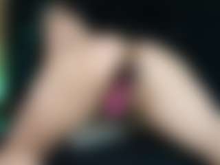 Live cam show with Emmily Keller - Smoking on madthumbs