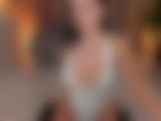 Live cam show with JellyLittlePiee - Brown Hair Toys on CSO-WL
