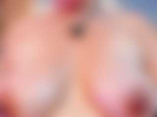 Live cam show with Venus-Cooper - Blonde Hair on livesexfox.com