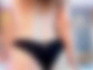 Live cam show with Venus-Cooper - Public on pussylord.com