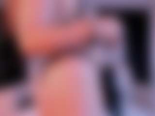 Live cam show with Venus-Cooper - Middle Aged on TeamSkeetLive
