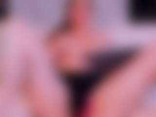 Live cam show with Venus-Cooper - Middle Aged on SpankPalCams