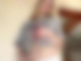 Live cam show with Chloe Show - Pink on live18s.com