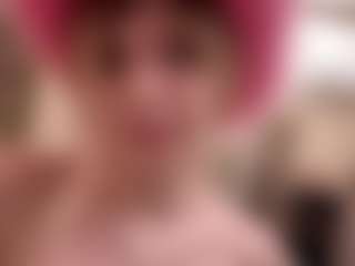 Live cam show with Chloe Show - Fullynaked on Big Tits