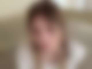 Chloe Shows Live-Sex-Cam-Show