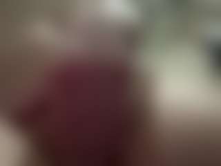 Chloe Shows Live-Sex-Cam-Show