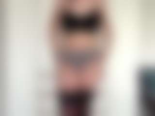Live cam show with Emy-BLOOM - Brown Hair on slutload
