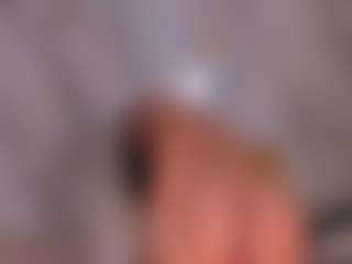 Live cam show with Natalie Lewis - Camel Toe on Uber Horny