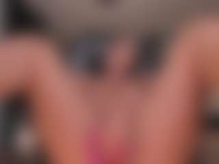 Live cam show with Natalie Lewis - Camel Toe on hrnylive.com