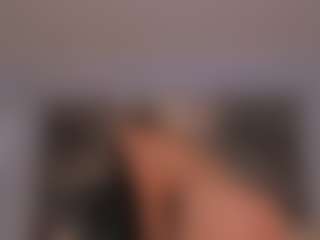 Live cam show with Natalie Lewis - Camel Toe on crypto-cams