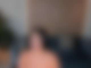 Live cam show with Natalie Lewis - Camel Toe on ObeyMaria