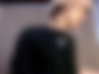 Live cam show with DARA - Smoking on madthumbs