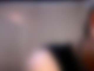 Live cam show with DARA - Smoking on madthumbs