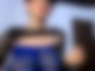 Live cam show with DARA - Smoking on Camsoda