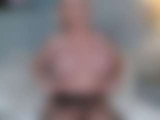 ChloeAdamsTx MILF webcam performer live streaming