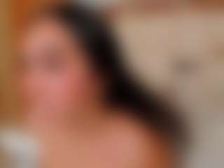 Live cam show with julieta-rossee - New Brown Eyes on Camming Site