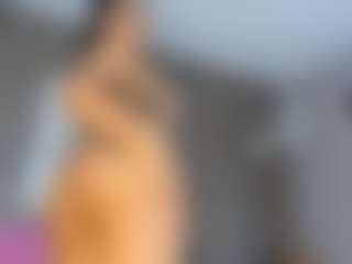 Live cam show with saraycollins - Curvy Small Tits on SpunkLive