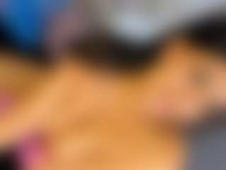 Live cam show with saraycollins - Latina on AdultVida.com