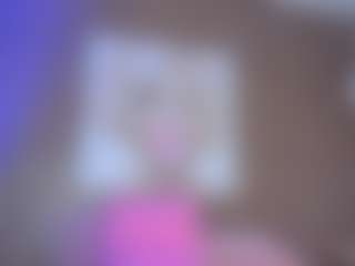Live cam show with saraycollins - Striptease Latina on SmokeAndPoke